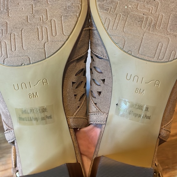 Unisa "Unperle" perforated chunky heel cage sandal size 8 Like New - Picture 8 of 8